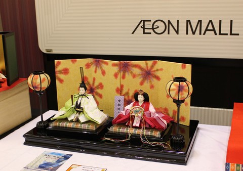 岡崎イオンに粟生人形の雛人形、期間限定展示１月24日～1月26日・イオンモール西武百貨店方面に展示3