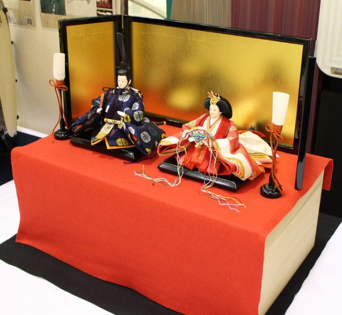 岡崎イオンに粟生人形の雛人形、期間限定展示１月24日～1月26日・イオンモール西武百貨店方面に展示